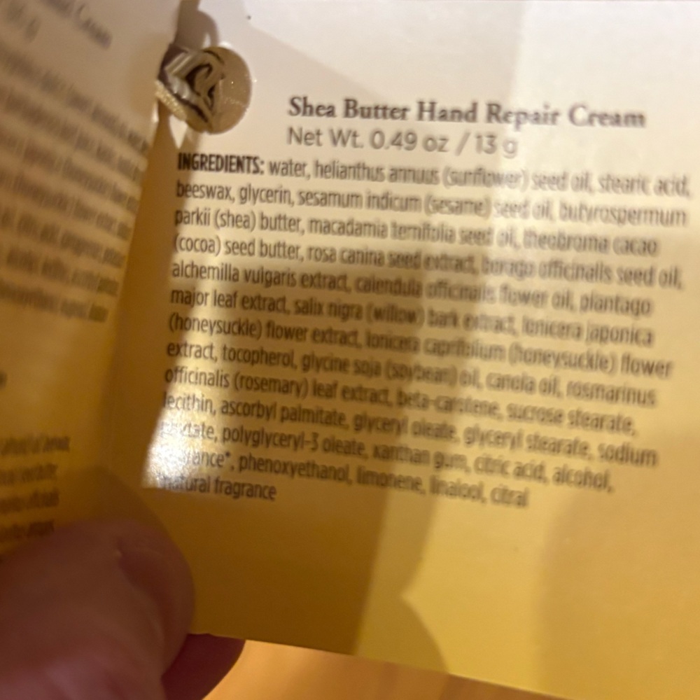 Burt's Bees Hand Care Set in Yellow and Cream - Picture 8 of 9
